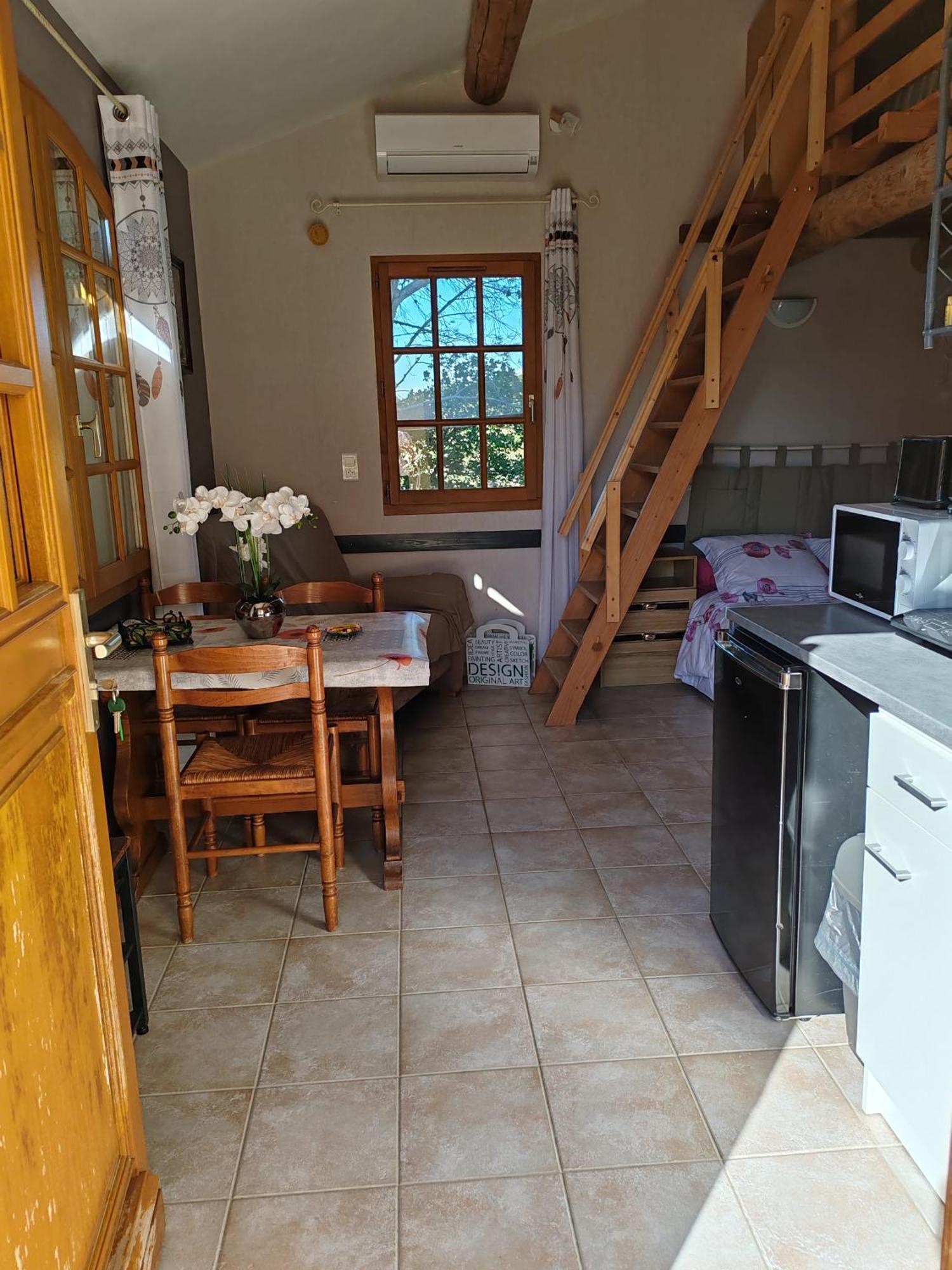 Studio Meuble Independant Chez L'Habitant Uchaux Eksteriør bilde