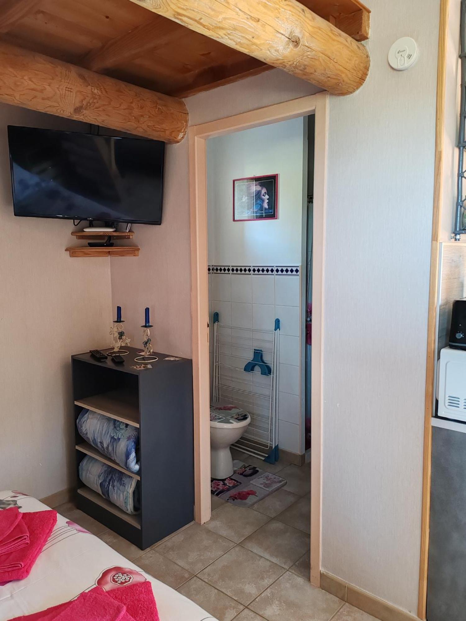 Studio Meuble Independant Chez L'Habitant Uchaux Eksteriør bilde